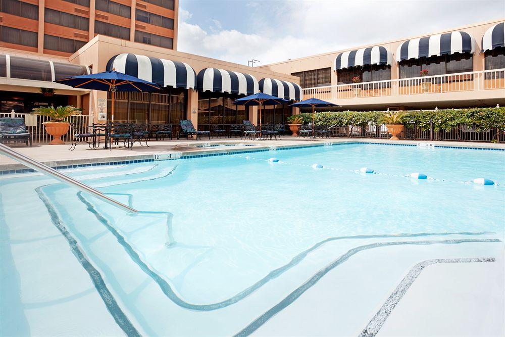 Crowne Plaza San Antonio Airport By Ihg Hotell Exteriör bild